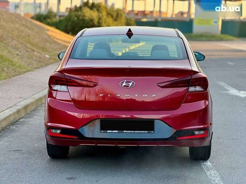 Hyundai Elantra 2019 - фото 7