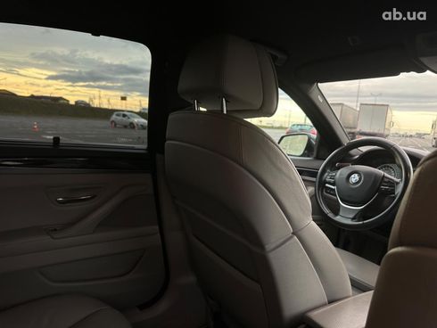 BMW 5 серия 2012 серый - фото 16