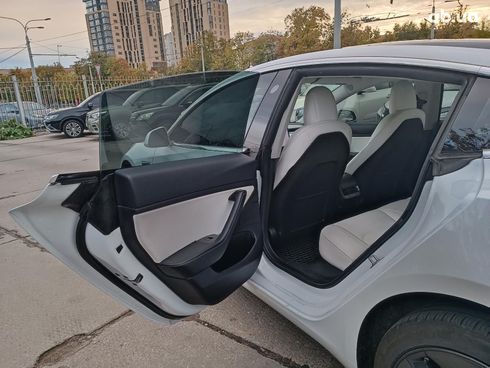 Tesla Model 3 2019 белый - фото 24