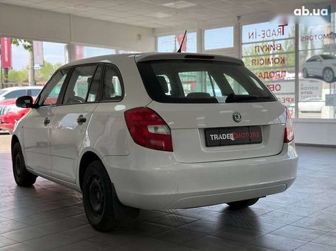 Skoda Fabia 2011 - фото 8