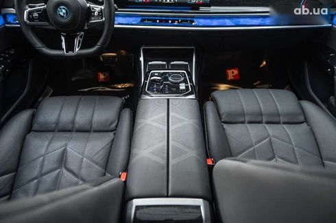 BMW i7 2023 - фото 23