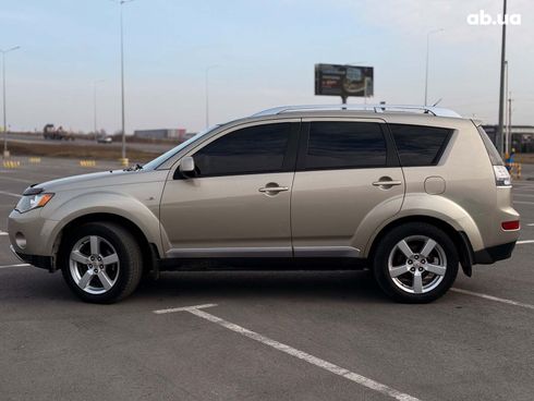 Mitsubishi Outlander XL 2008 бежевый - фото 4