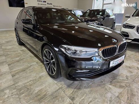 BMW 5 серия 2017 - фото 12