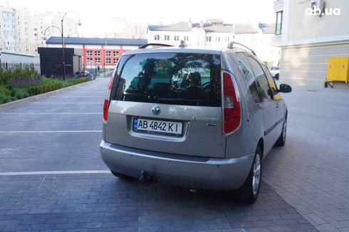 Skoda Roomster 2006 бежевый - фото 12