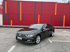 Продаж вживаних Volkswagen Passat 2018 року - купити на Автобазарі
