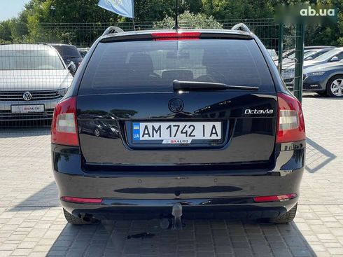 Skoda Octavia 2010 - фото 17