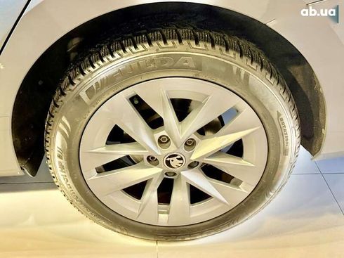 Skoda Octavia 2022 - фото 14