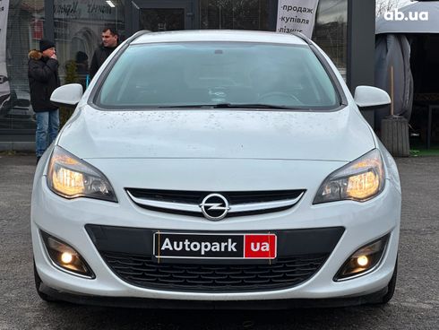 Opel Astra 2013 белый - фото 3