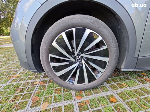 Volkswagen ID.4 2022 серый - фото 19
