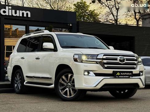 Toyota Land Cruiser 2017 - фото 8
