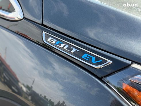 Chevrolet Bolt 2017 серый - фото 13