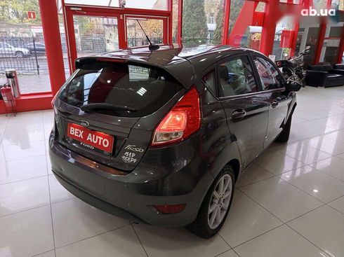 Ford Fiesta 2019 - фото 6
