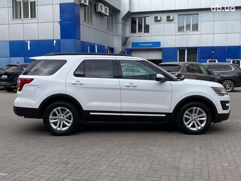 Ford Explorer 2017 белый - фото 6