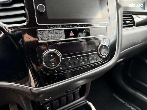 Mitsubishi Outlander 2019 - фото 23