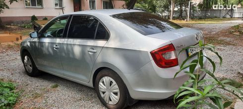 Skoda Rapid 2013 серебристый - фото 10