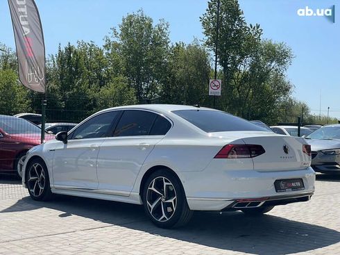Volkswagen Passat 2021 - фото 20