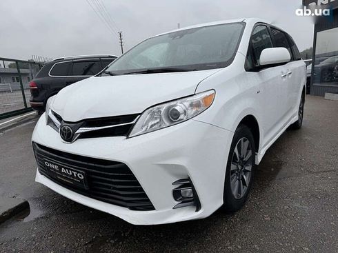 Toyota Sienna 2019 - фото 2
