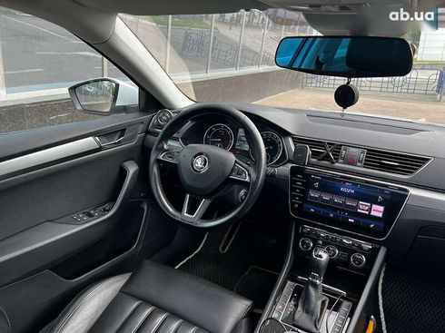 Skoda Superb 2018 - фото 22