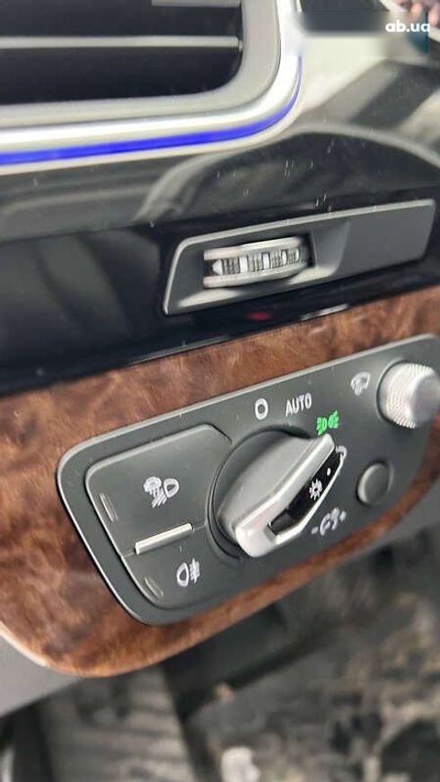 Audi Q7 2017 - фото 15