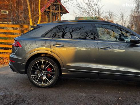 Audi Q8 2020 серый - фото 5