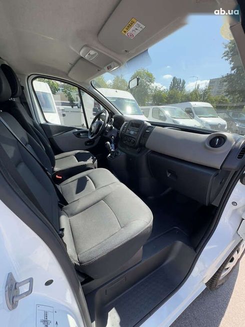 Renault Trafic 2018 - фото 23