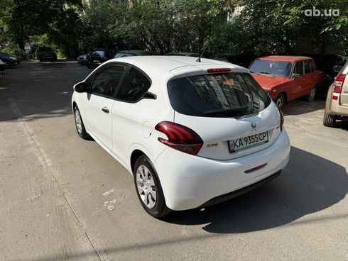 Peugeot 208 2016 - фото 3