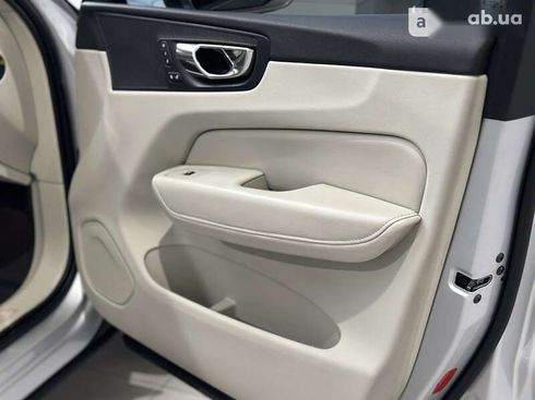 Volvo XC60 2017 - фото 23
