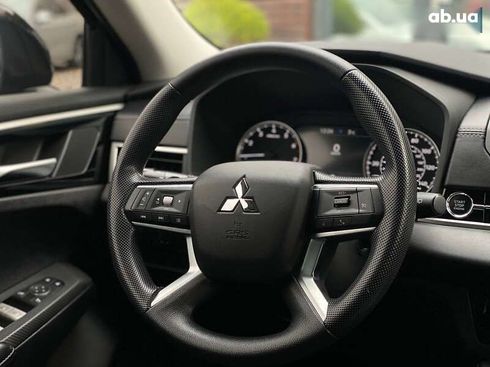 Mitsubishi Outlander 2021 - фото 10