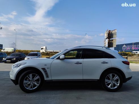 Infiniti QX70 2013 белый - фото 7