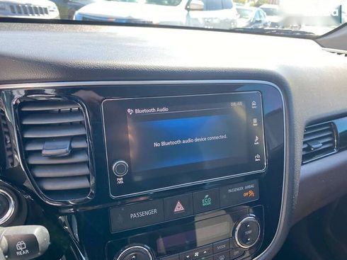 Mitsubishi Outlander 2018 - фото 16