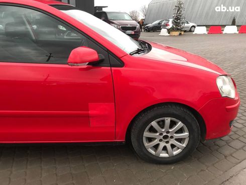 Volkswagen Polo 2005 красный - фото 10