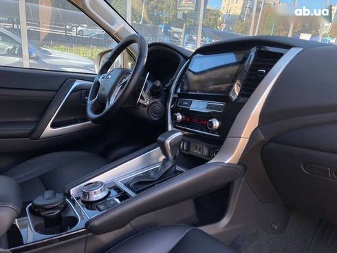 Mitsubishi Pajero Sport 2024 - фото 21