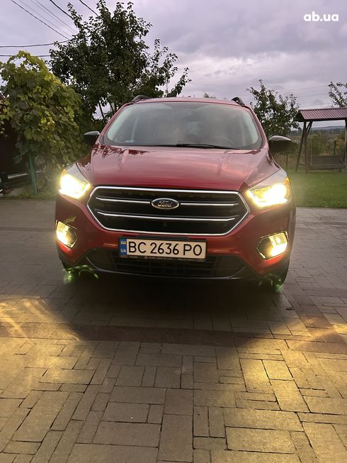 Ford Escape 2017 вишневый - фото 4