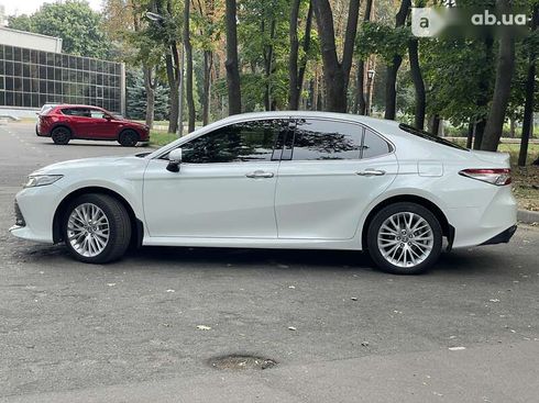 Toyota Camry 2020 - фото 7