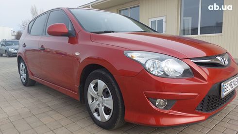 Hyundai i30 2011 красный - фото 7