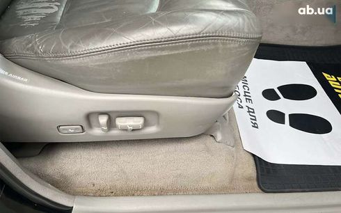 Lexus LX 2005 - фото 24