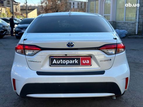 Toyota Corolla 2021 белый - фото 5