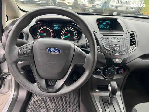 Ford Fiesta 2015 серый - фото 44