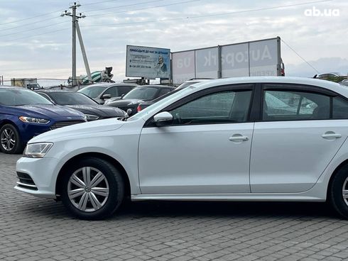 Volkswagen Jetta 2016 белый - фото 34