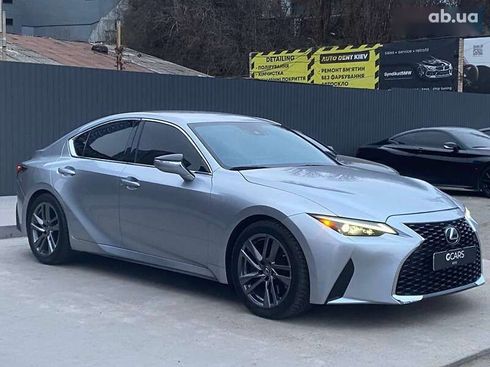 Lexus IS 2021 - фото 3