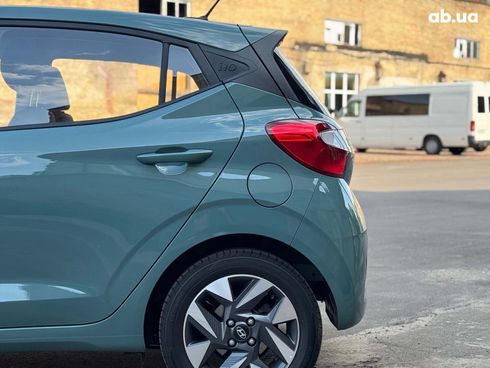 Hyundai i10 2024 зеленый - фото 6