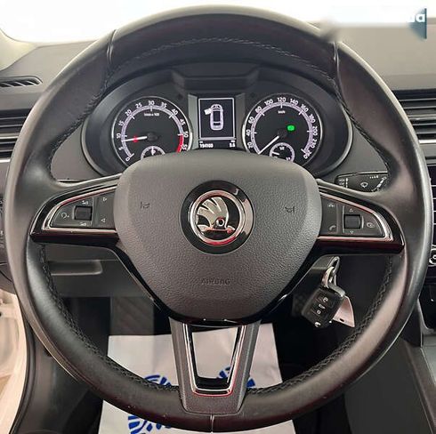 Skoda Octavia 2017 - фото 11
