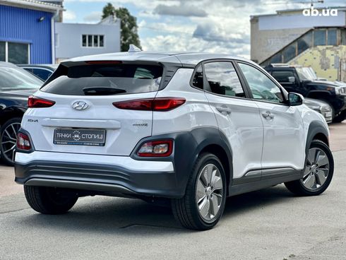Hyundai Kona Electric 2021 белый - фото 5