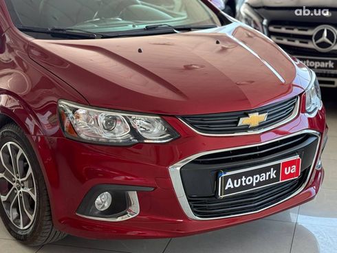 Chevrolet Sonic 2018 красный - фото 4