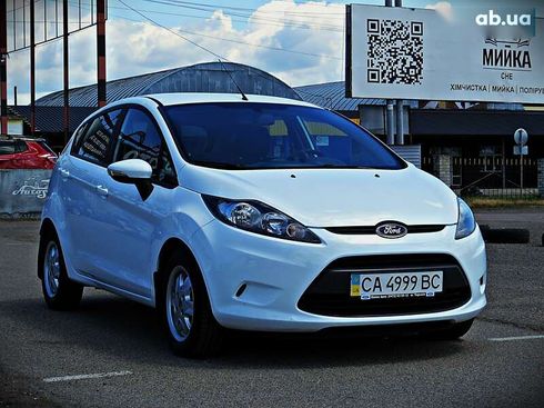 Ford Fiesta 2011 - фото 2