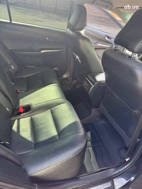 Toyota Camry 2015 черный - фото 11