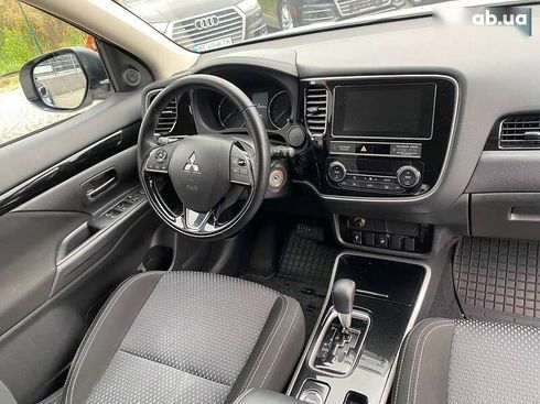 Mitsubishi Outlander 2018 - фото 10