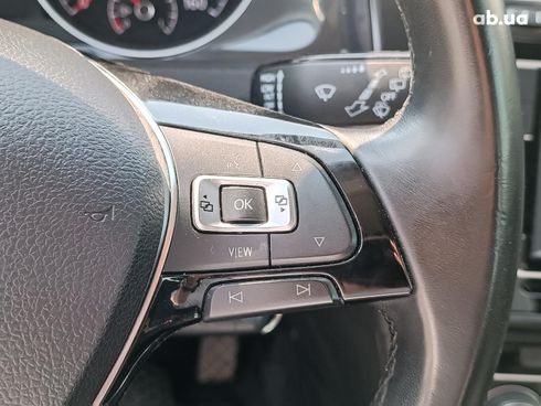 Volkswagen Golf 2019 белый - фото 24