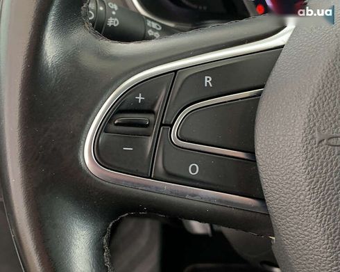 Renault Megane 2019 - фото 20