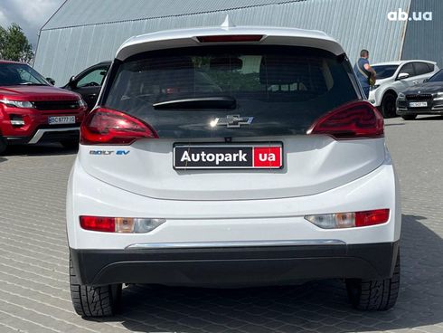 Chevrolet Bolt 2020 белый - фото 8